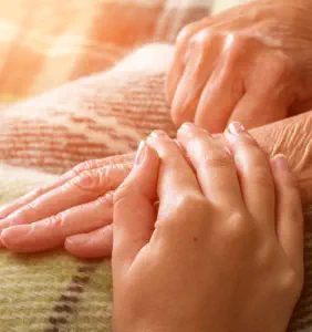 Take Care. Behütet sein auch im Alter. Foto © BillionPhotos.com - AdobeStock